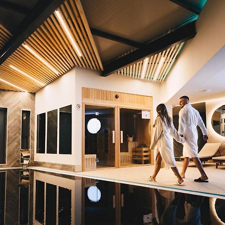 Hotel Tiski Cvet Novi Bečej エクステリア 写真