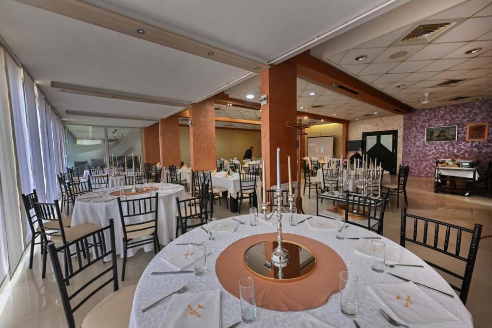 Hotel Tiski Cvet Novi Bečej エクステリア 写真