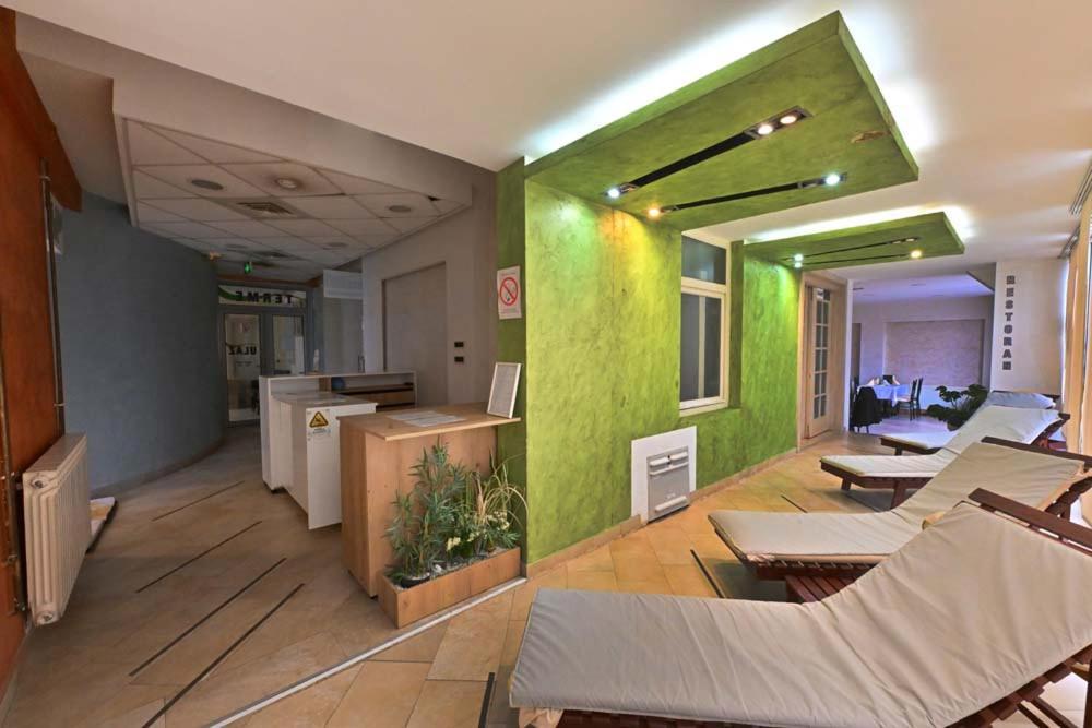 Hotel Tiski Cvet Novi Bečej エクステリア 写真
