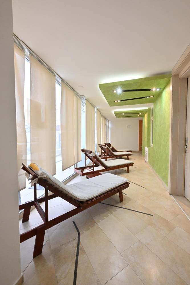 Hotel Tiski Cvet Novi Bečej エクステリア 写真