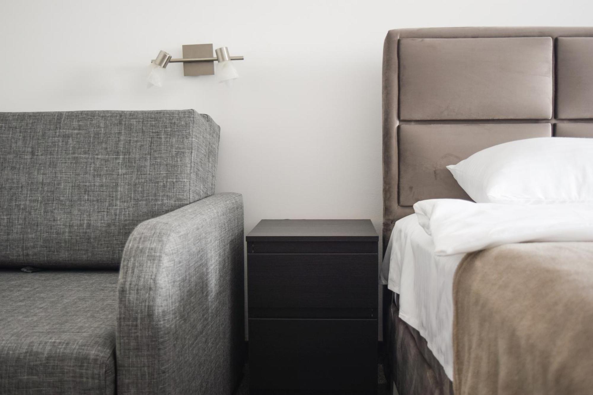 Hotel Tiski Cvet Novi Bečej エクステリア 写真