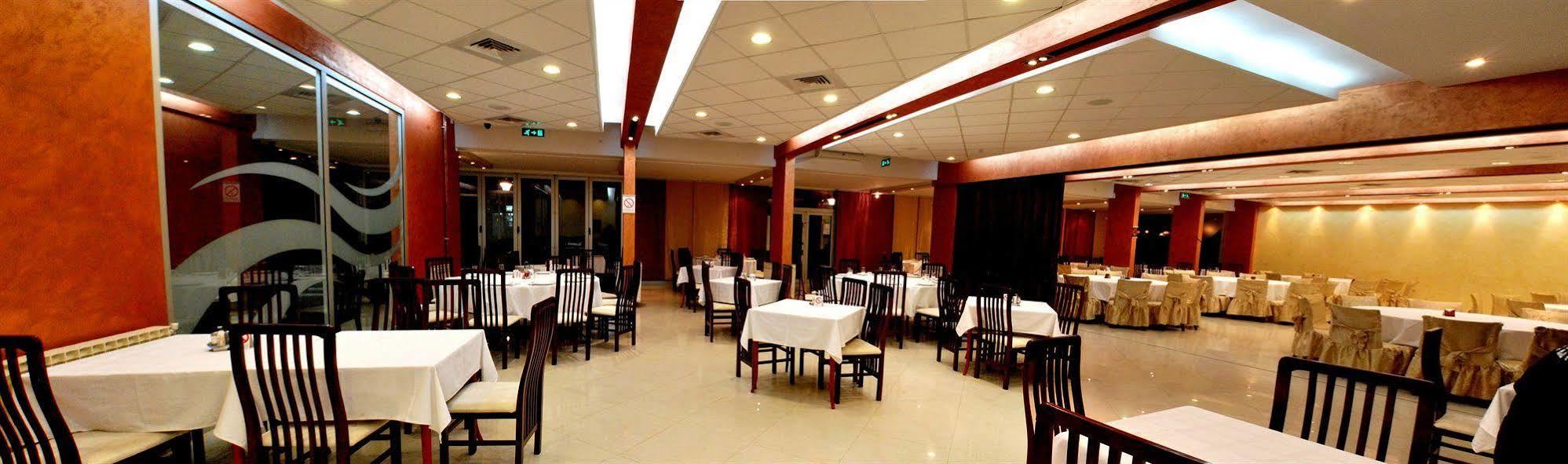 Hotel Tiski Cvet Novi Bečej エクステリア 写真